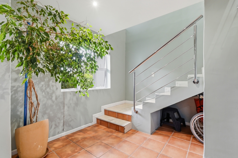 5 Bedroom Property for Sale in Claremont Western Cape